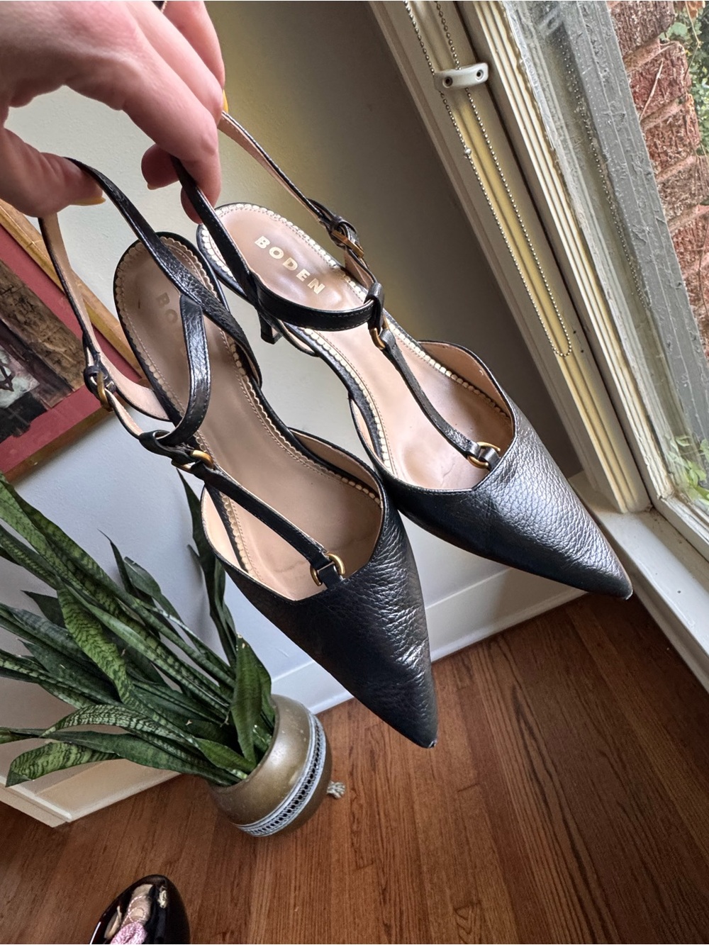 Boden Black Pointed Leather Slingback Pumps